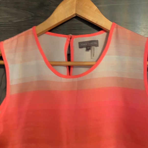 Vince Camuto Sleeveless blouse - Picture 2 of 3